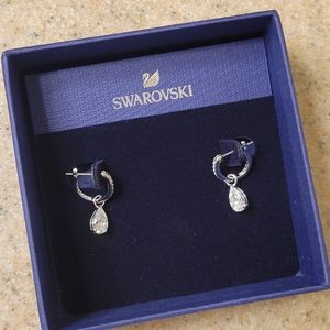 Swarovski Millenia hoop earrings Pear cut, White, Rhodium plated